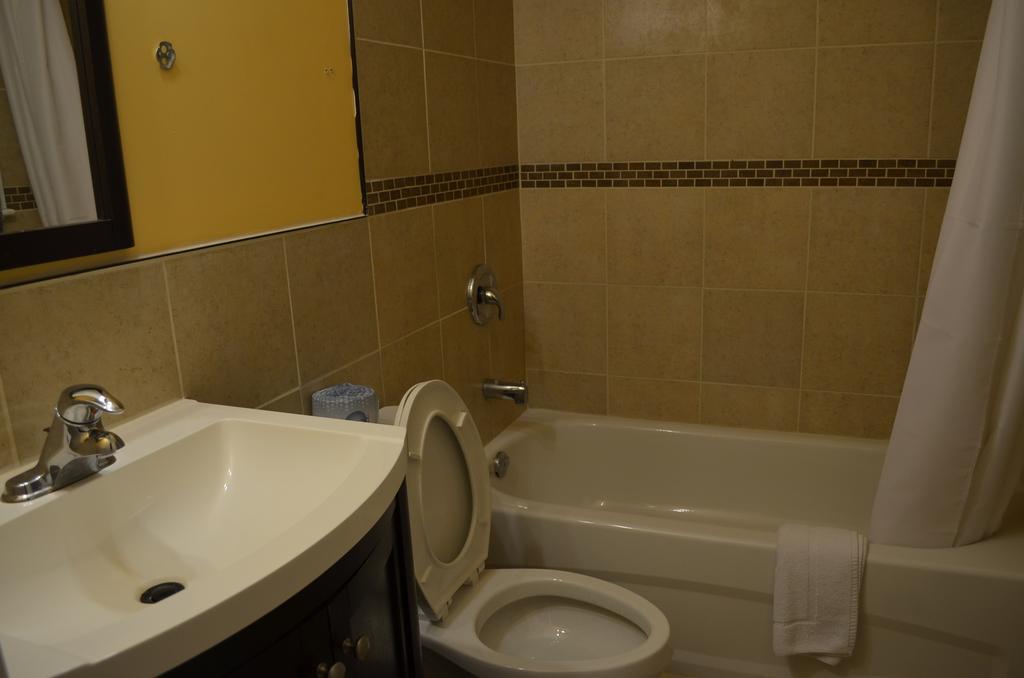 Mohawk Motel Brantford Phòng bức ảnh